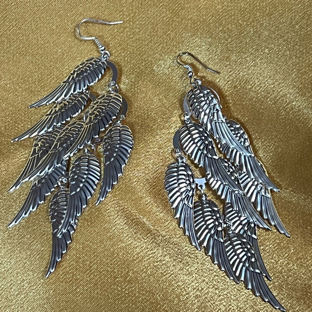 Silver Angel Wings Dangle Earrings NWT